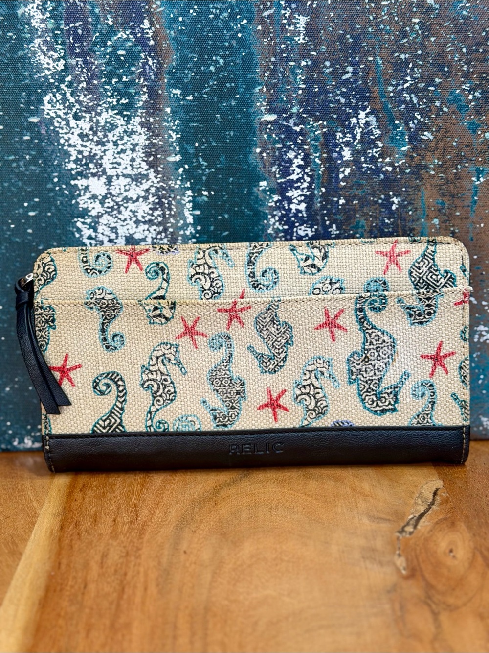 Relic Coastal Whimsy Seahorse/Starfish Zip Wallet 2010s‎ (Fair)